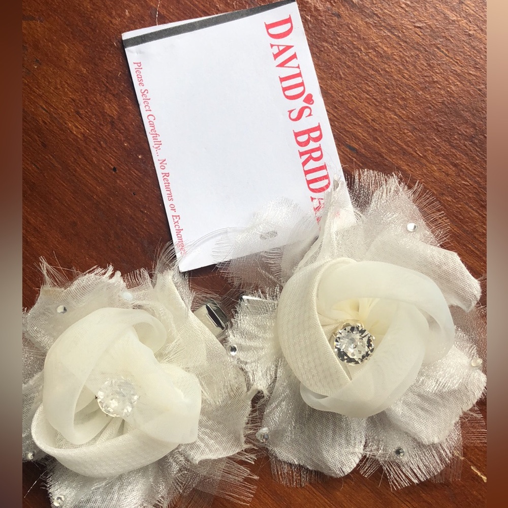 Elegant David’s Bridal 🌸 Flower Hair Clips!